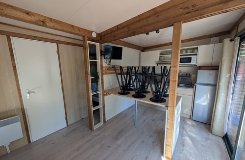 Vaulnaveys-le-Bas RV Rental | Caravan “Chalet Portland N°42” with Shared Pool