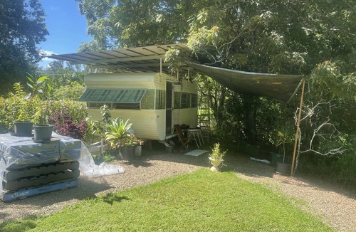 Main Arm House | Caravan in Paradise.