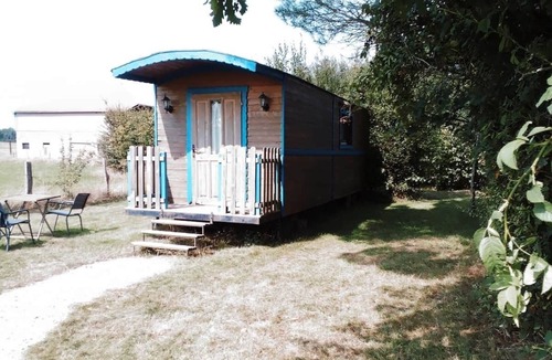 Couvains Ski Chalet | Caravan in the heart of nature