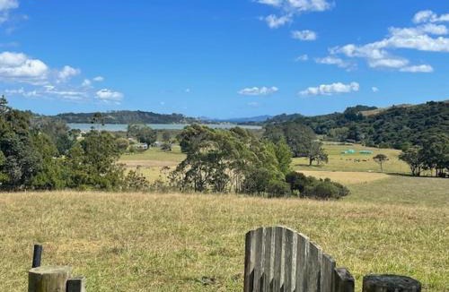 Mangonui House | Caravan In The Orchard