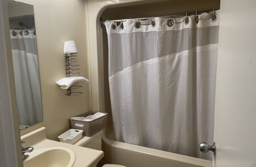 Niagara Falls Hotel | Caravan Inn Motel