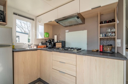 Foulquines RV Rental | Caravan 'Narbonne Plage' with Shared Pool, Private Terrace and Air Conditioning