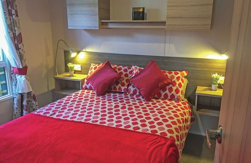 Low Newton House | Caravan with one double and one twin.