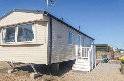 Saint Cyrus House | Caravan with one double and two twin.
