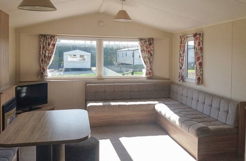 Saint Cyrus House | Caravan with one double and two twin.