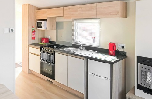 Kinclaven House | Caravan with one double and one twin.