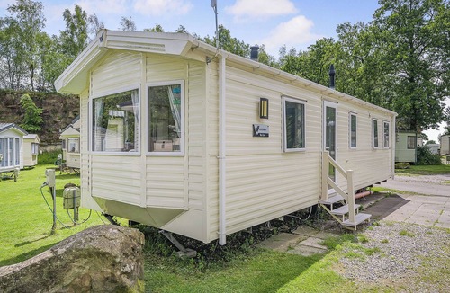 Longridge House | Caravan with one double and own twin.