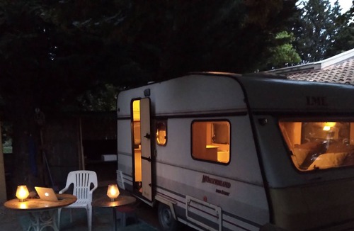 Vallabregues House | Caravane Dans Espace Ombragé