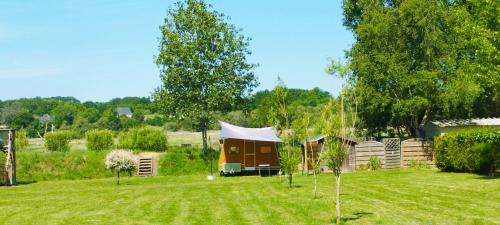 Camoel Other | Caravane vintage