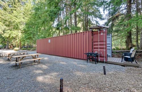 Pierce County Apartment | Carbonado Studio with Deck and Blackstone Griddle!