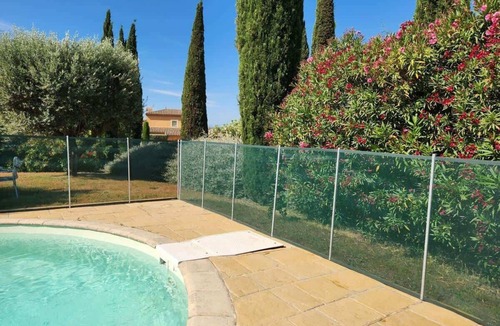 Carcassonne House | Carcassonne Villa: Pool, Garden & A/C!