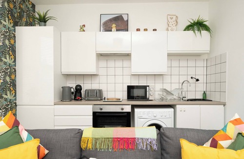 Adamsdown Apartment | Cardiff cwtchy central Stay