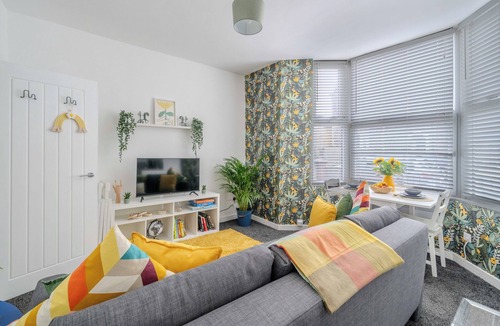 Adamsdown Apartment | Cardiff cwtchy central Stay