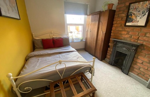 Splott House | Cardiff - Home from Home