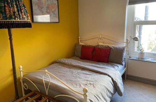 Splott House | Cardiff - Home from Home