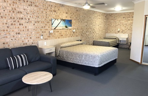 Cardiff Hotel | Cardiff Motor Inn