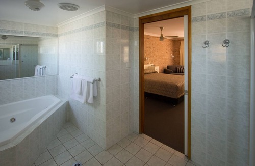 Cardiff Hotel | Cardiff Motor Inn