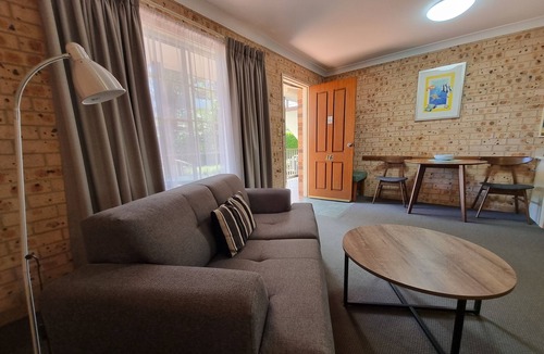 Cardiff Hotel | Cardiff Motor Inn