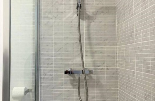 Penarth Apartment | Cardiff/Pernath Home2n