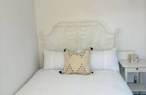 Penarth Apartment | Cardiff/Pernath Home2n