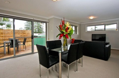 Cardiff Villa | Cardiff Two Bedroom Villa