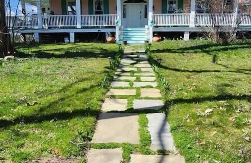 Montgomery House | Cardinal Farm - Montgomery, NY