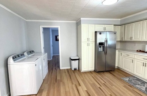 Muncie House | Cardinals Nest/NEWLY RENOVATION/NEAR BSU.