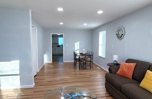 Muncie House | Cardinals Nest/NEWLY RENOVATION/NEAR BSU.