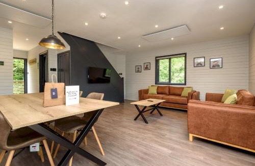 Looe House | Cardinham Lodge - 3 bedroom