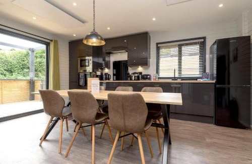 Looe House | Cardinham Lodge - 3 bedroom