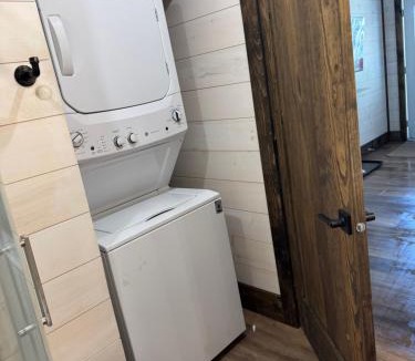 Mechanic Settlement Cabin | Cardwell cabins