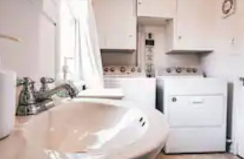Arkansas City House | “CARE BnB” Lovely 2 Bedroom Condo - sleeps 8