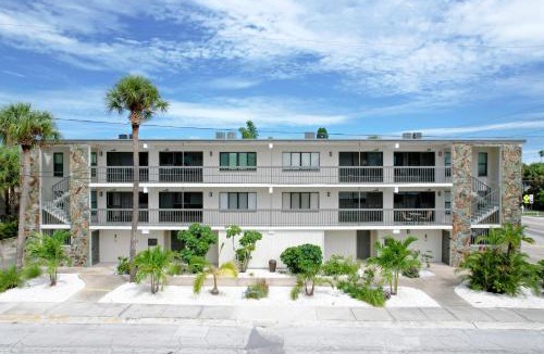 Clearwater Beach House | Carefree Cottage