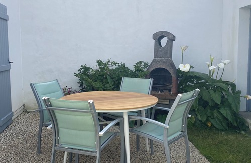 Noirmoutier-en-l'Ile House | CAREFREE: House in VIEIL 200m beaches, bikes, WIFI