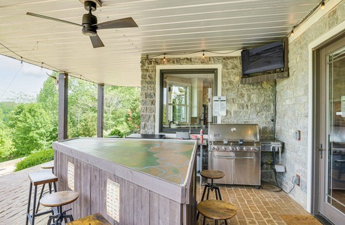 Rock Island House | Carefree on the Caney: Spacious 7-bedroom home on the Caney Fork River w/a dock