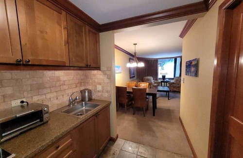 Olympic Valley Resort | Carey's Slopeside 2 Bd 2 Bth 400 Resort RD