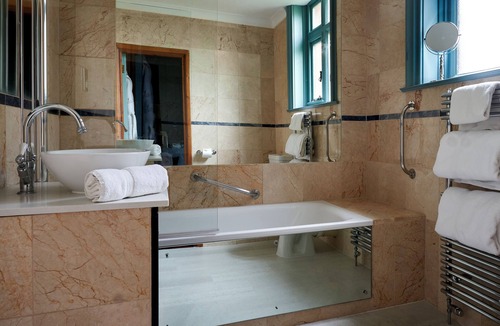 New Forest District Hotel | Careys Manor & Senspa