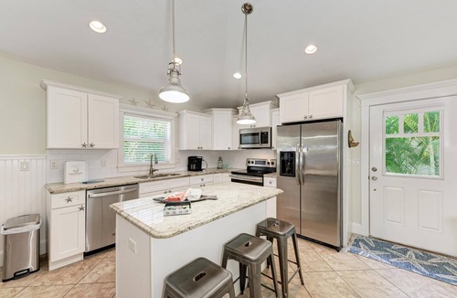 Holmes Beach House | Caribbean Surf managed by Beach Retreats FL Anna Maria Island