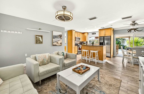 Seminole House | Caribbean Vibes Heated Pool 5 Miles to the Beach