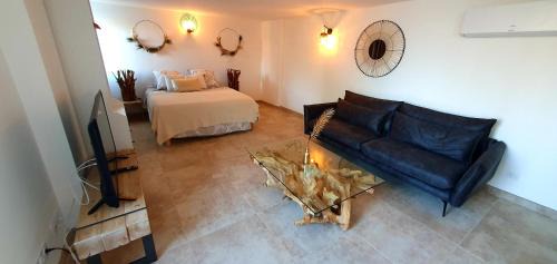 Saint-Laurent-d'Aigouze Apartment | Carignan - Gîtes Du Mas Des Jeux