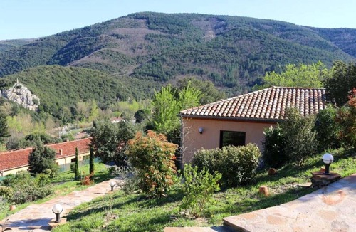 Premian House | CARIGNAN: Gîte 5 sleeping 75 m2 landscaped garden 4000m2 in Regional Park