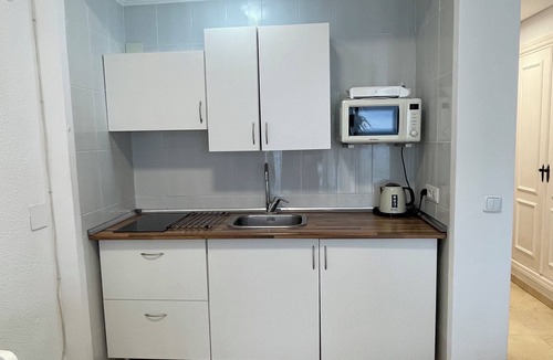 Torremolinos Apartment | Carihuela Beach, CASTILLO DE SANTA CLARA, wifi, swimming pool