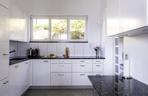 Carona House | Carina Lakeview by Interhome