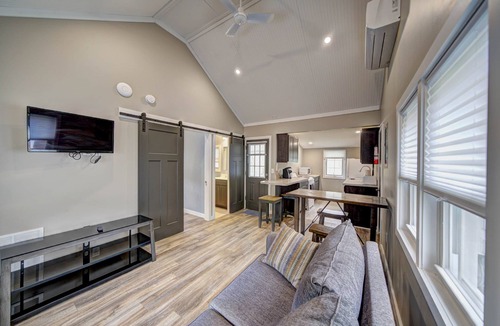 Tafton Cabin | Carins 10 - Lakeside Cabins