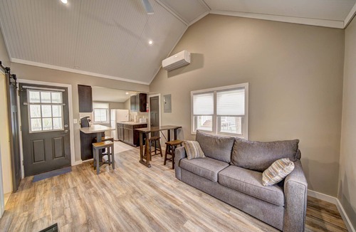 Tafton Cabin | Carins 6 - Lakeside Cabins