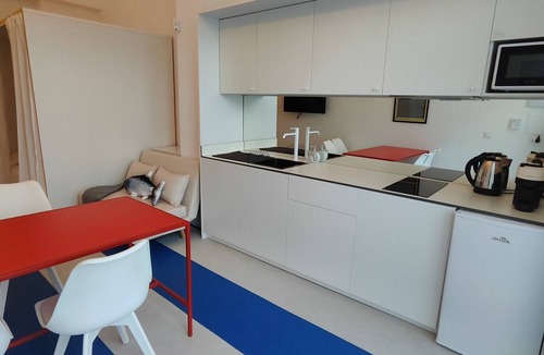 La Malva-rosa Apartment | CariSan2 - fully equipped, 6 min to beach