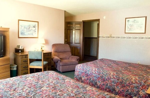 Carlinville Hotel | Carlin Villa Motel