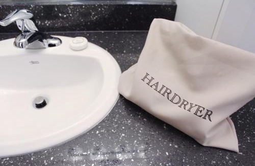 Pinecraft Hotel | Carlisle Inn Sarasota