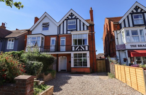 Skegness Cottage | Carlton House