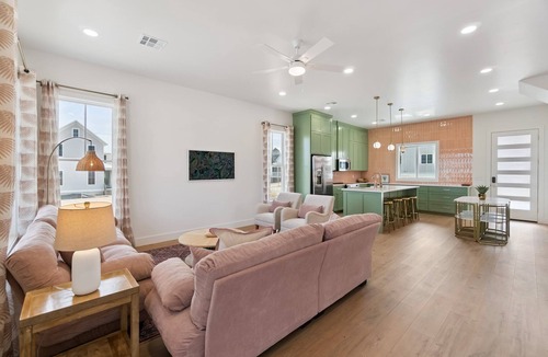 Eufaula House | Carlton Landing-Pink Cabana with private pool
